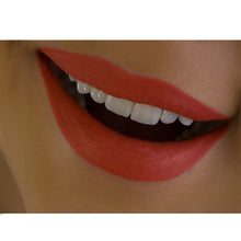 Cargar imagen en el visor de la galería, DUO UBEAUTY: LABIAL MATE CALYPSO + ESPEJO DE BOLSILLO