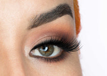 Cargar imagen en el visor de la galería, Pestañas Postizas LAVISH