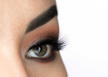 Cargar imagen en el visor de la galería, Pestaña Postiza Royalty