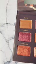 Cargar y reproducir el video en el visor de la galería, Paleta de Sombras Golden Jungle
