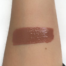 Cargar imagen en el visor de la galería, Labial Gloss Kiss Me
